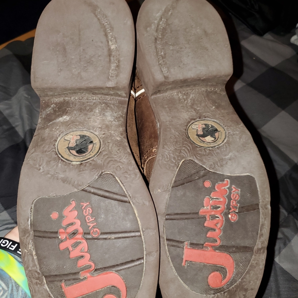 Boots - Picture 3 of 4